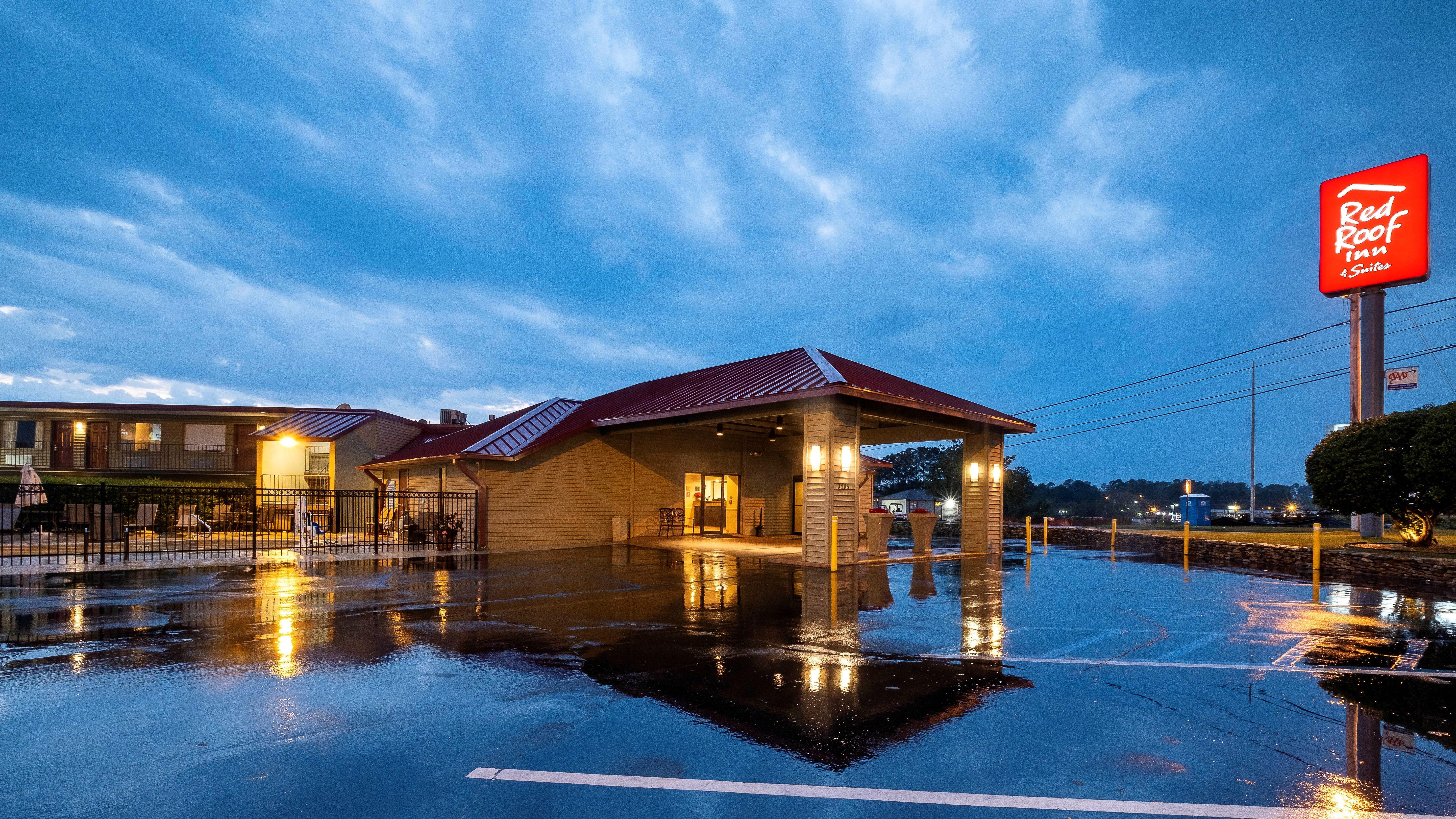 Red Roof Inn Dothan Exterior photo